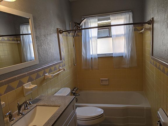 5th image of 1229 Kings Hwy Unit 4