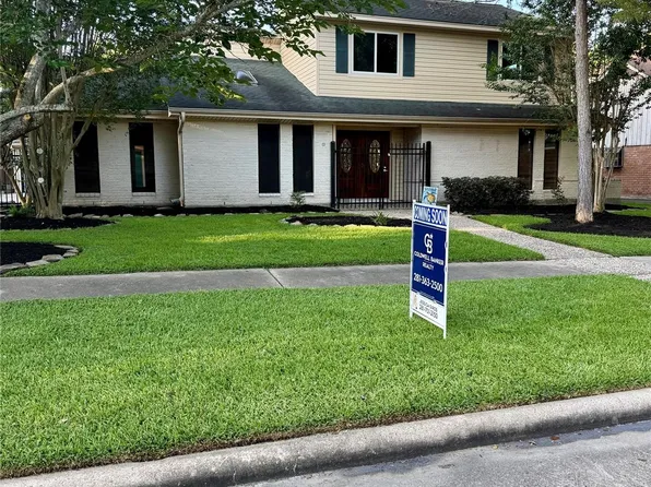 4303 Long Grove Dr, Seabrook, TX 77586