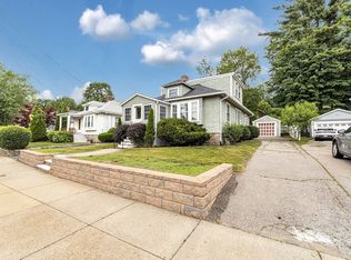 615 Lagrange St, West Roxbury, MA 02132