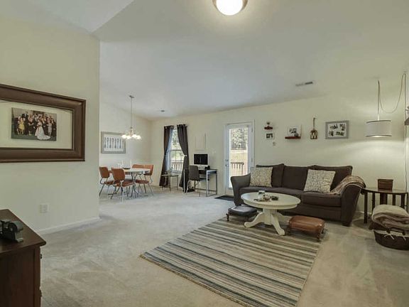 4th image of 5906 Creekhead Dr