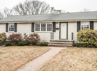 289 Burnham Rd, Lowell, MA 01852