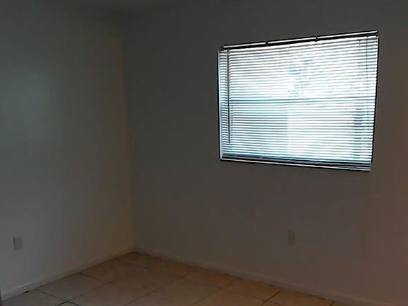 4th image of 1338 Pierce St APT 5