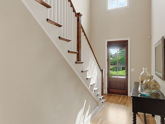 5th image of 1351 Eliot Rd