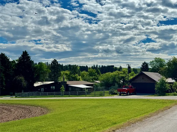 257 NE Roundhouse Loop, Lewistown, MT 59457