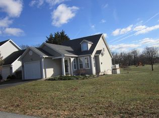 100 Candlewick Ct, Martinsburg, WV 25401