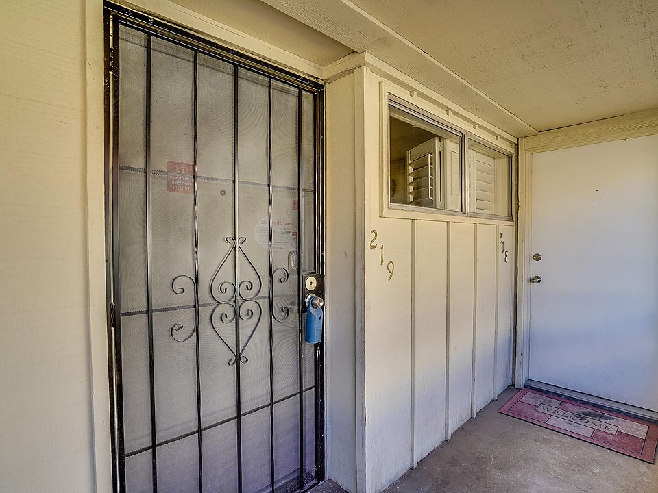1st image of 3828 N 32nd St Unit 219