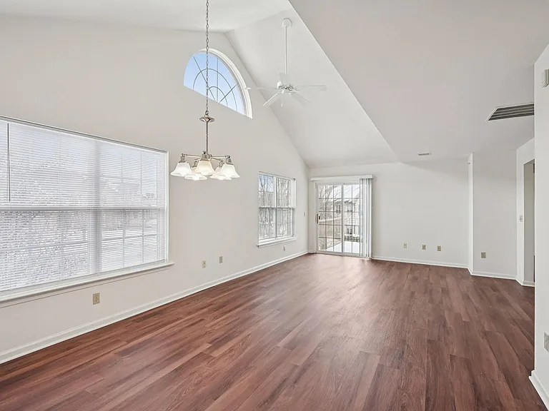 Spring Creek Apartments — Photo 56
