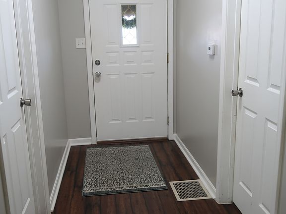 entrance
