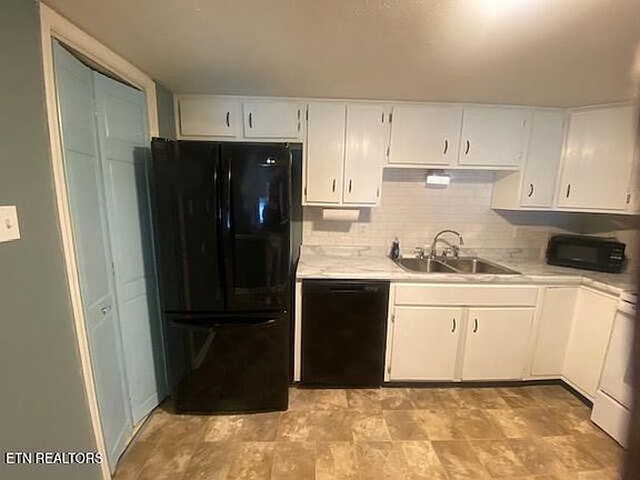 5th image of 1625 Woodrow Dr APT 403