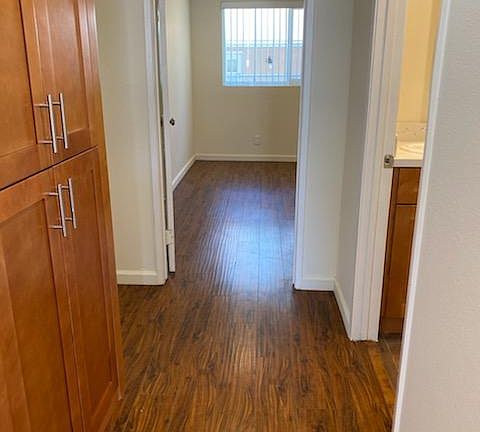 3rd image of 622 E Providencia Ave APT B