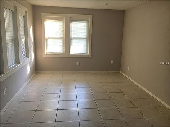 5th image of 520 Orangewood Dr