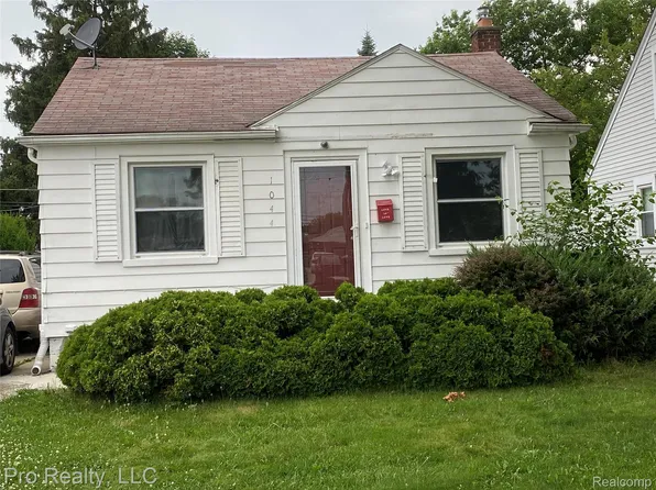 1044 Cloverlawn Blvd, Lincoln Park, MI 48146