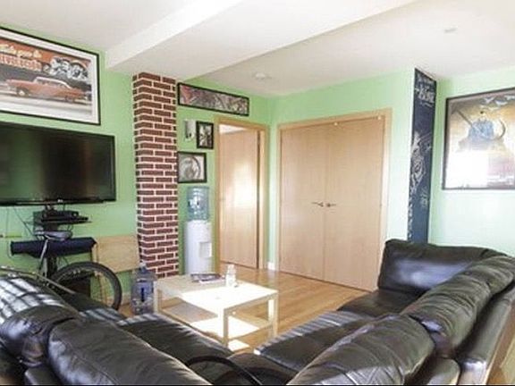 2nd image of 3135 31st St Unit 705