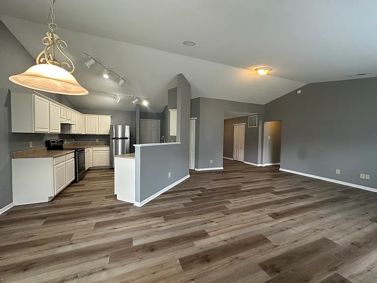 15488 Harmon Pl — Photo 5