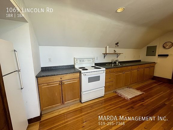 3rd image of 1069 Lincoln Rd