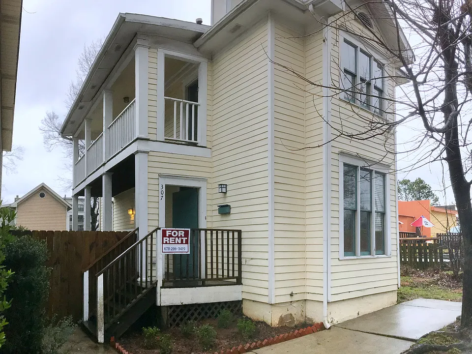 307 Grant St SE