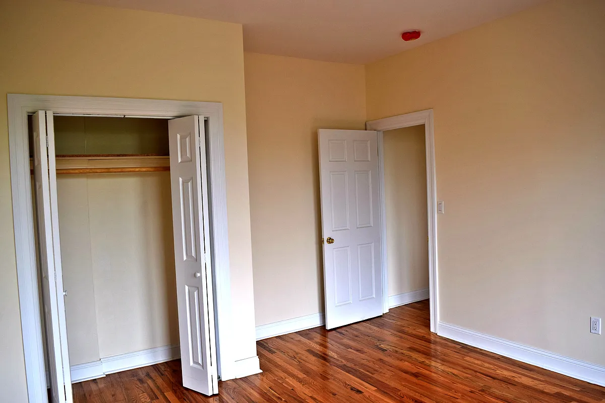 Photo 2 of 7 - 368 Eastern Pkwy #3B - Brooklyn, NY Building Photo - 368 Eastern Pkwy #3B