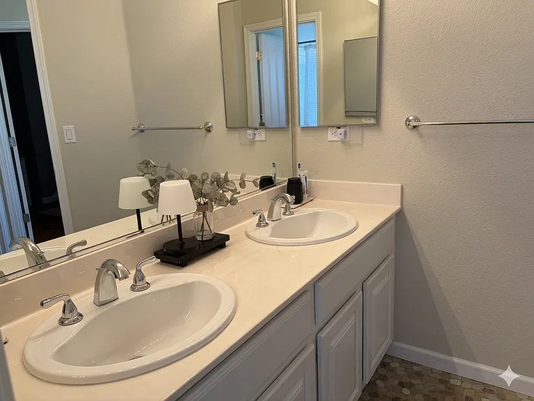 5028 Garlenda Dr — Photo 5