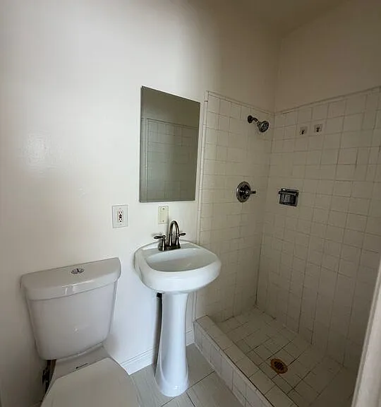 2240 Crenshaw Blvd #C — Photo 11