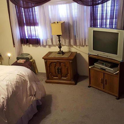 5th image of 54 Boxwood Dr