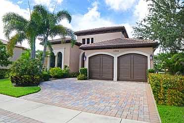 Home For Sale In The Oaks