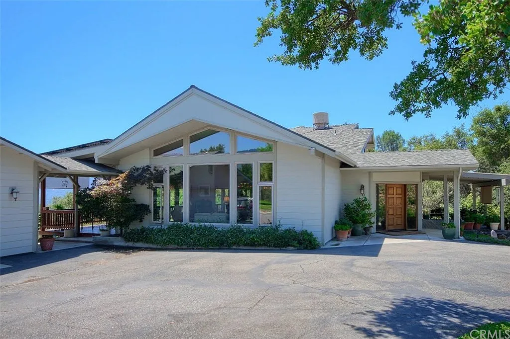 43736 Highway 49 photo 1