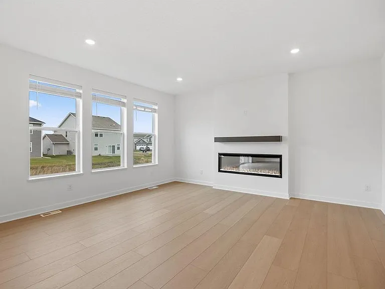18348A Gladhurst Ln — Photo 2