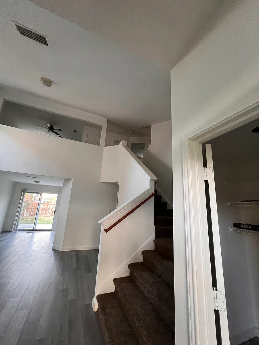 Building Photo - 4910 Crestwood Hill Dr