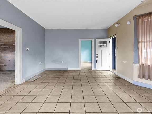 3rd image of 5360 S Wallace #A & B