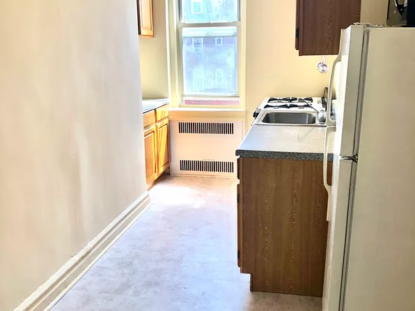 1900 Quentin Road image 12 of 17