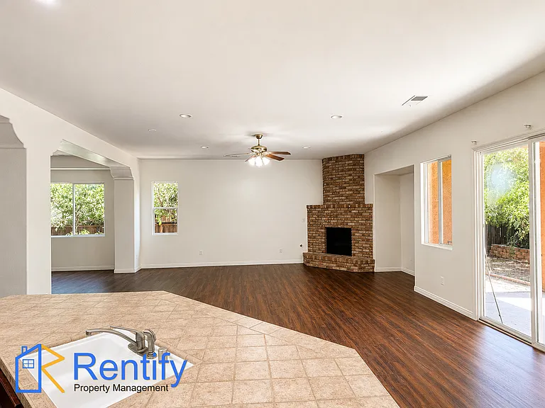 7224 Whitewater Falls Dr — Photo 15