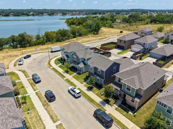 5724 Topwater Trl, Fort Worth, TX 76119