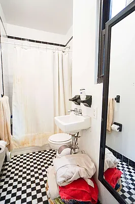 Rented by City Connections Realty | media 23