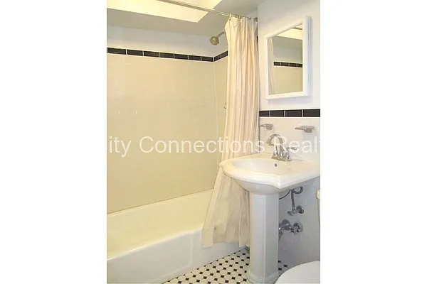 Rented by City Connections Realty | media 66