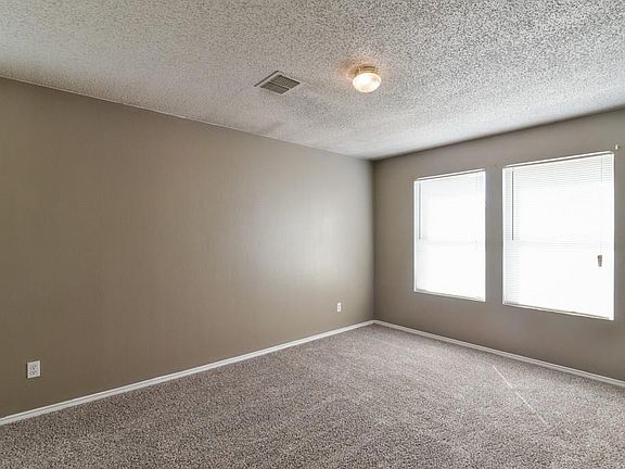 4th image of 4212 Silverthorne Dr