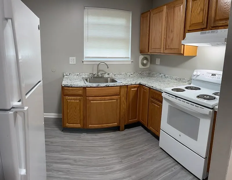 Bradford Commons Apartments — Photo 3