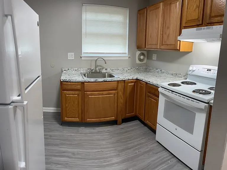 Bradford Commons Apartments — Photo 3