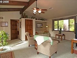 435 Carthage Ave photo 1