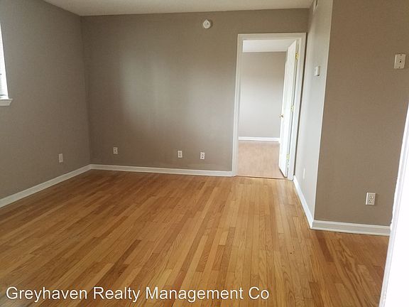 3rd image of 305 Valley View Dr APT 13