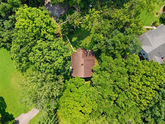 2nd image of 422 Munn Rd