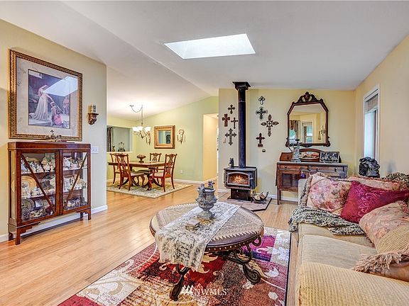 4th image of 1460 Karen Way