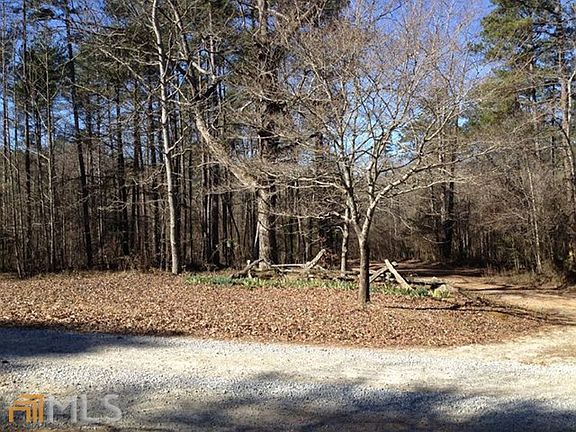 3rd image of 305 Canaan Dr