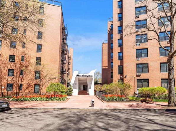 139-15 83rd Ave APT 714, Queens, NY 11435