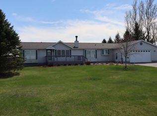 2791 Perry Rd, Steward, IL 60553