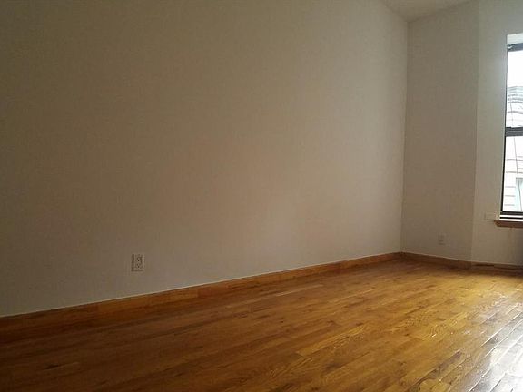 5th image of 318 W 104th St APT 5