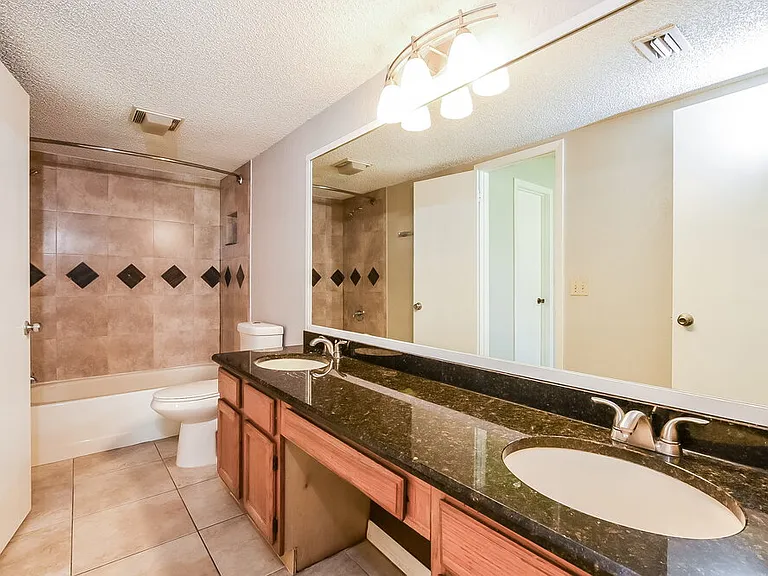439 E Springtree Way — Photo 16