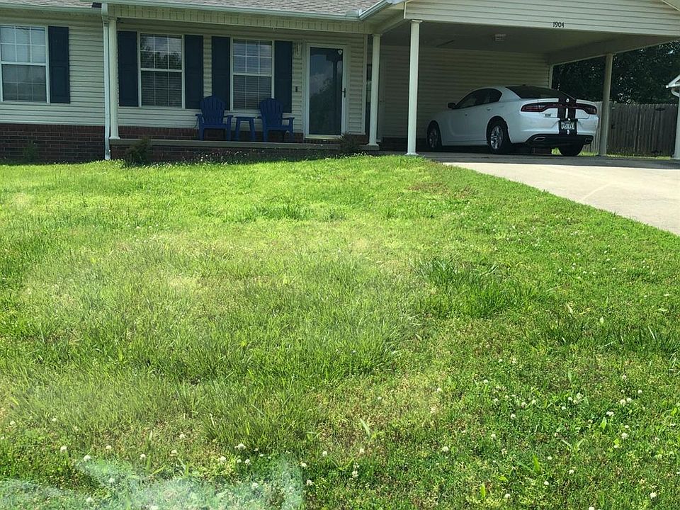 2nd image of 1904 N 10th St NE