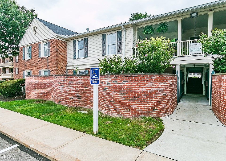 1st image of 2103 Glouchester Dr