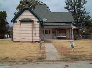 238 W Archer St, Jacksboro, TX 76458