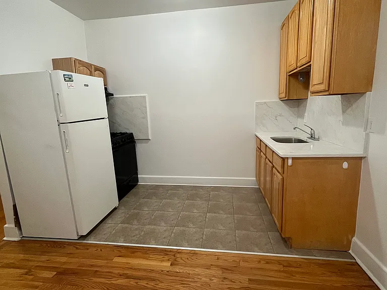 394 Centre St — Photo 2
